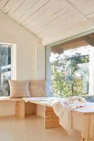 Roubenka pec a koupac� sud - u Jizersk�ch hor a Krkono�