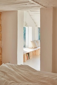 Roubenka Lesn� r�j - kamna s pec� a koupac� sud