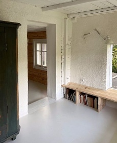 Roubenka Lesn� r�j - kamna s pec� a koupac� sud