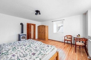 Chalupa s baz�nem - Kutn� Hora - Pos�zav�