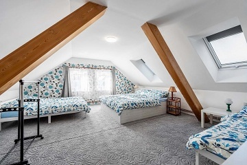 Chalupa s baz�nem - Kutn� Hora - Pos�zav�