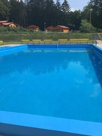 Chaty s baz�nem - Rodinn� kemp - B�l� Karpaty