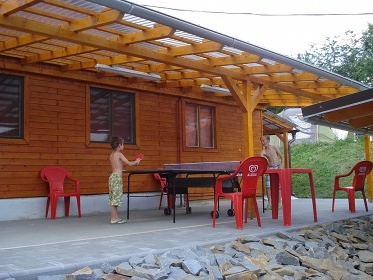 Chaty s baz�nem - Rodinn� kemp - B�l� Karpaty