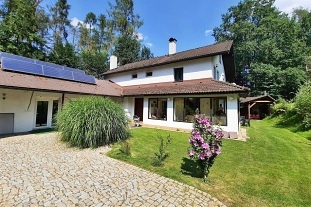 Nov� objekt: Chalupa s vnit�n�m baz�nem - p�ehrada Trn�vka 9C-228