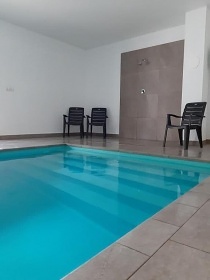 Chalupa s vnit�n�m baz�nem - p�ehrada Trn�vka