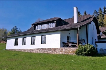 Chalupa samota a vnit�n� baz�n - Javorn�k - �umava