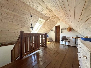 Rodinn� chalupa s uzav�en�m dvorem - NP Podyj�