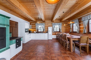 Roubenka s kachlov�mi kamny - Adr�pa�sk� sk�ly