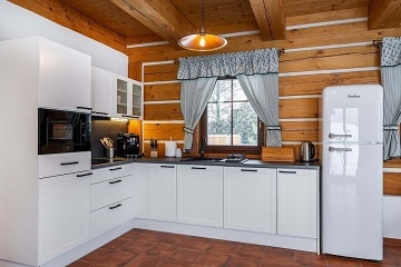 Roubenka s kachlov�mi kamny - Adr�pa�sk� sk�ly