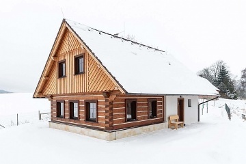 Roubenka s kachlov�mi kamny - Adr�pa�sk� sk�ly