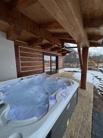 Roubenka s kachlov�mi kamny - Adr�pa�sk� sk�ly