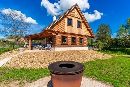 Roubenka s kachlov�mi kamny - Adr�pa�sk� sk�ly