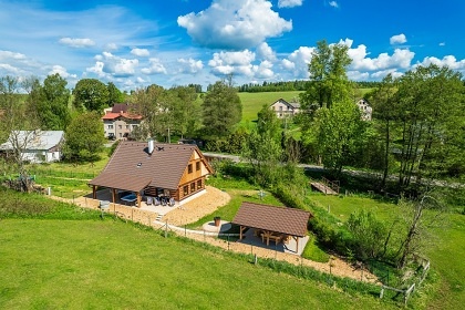 Roubenka s kachlov�mi kamny - Adr�pa�sk� sk�ly