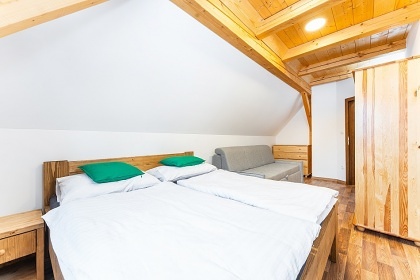 Roubenka s kachlov�mi kamny - Adr�pa�sk� sk�ly