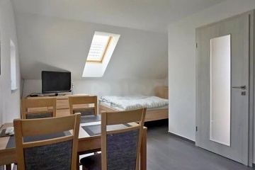 Chata a glamping vinn� sklep a baz�n - Znojemsko