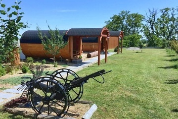 Chata a glamping vinn� sklep a baz�n - Znojemsko