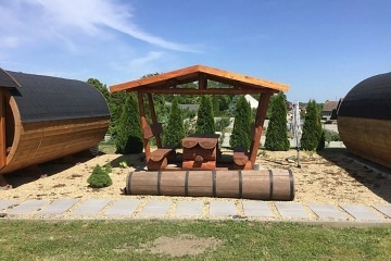 Chata a glamping vinn� sklep a baz�n - Znojemsko