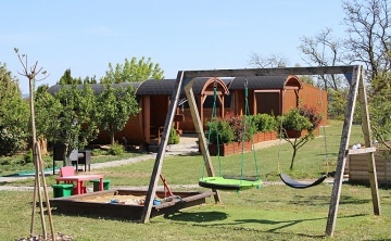 Chata a glamping - vinn� sklep a baz�n - Znojemsko