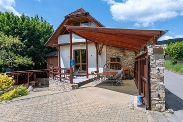 Chalupa baz�n a wellness - Ch�iby - hrad Buchlov