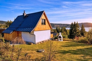 Chata u lesa - Lipenská přehrada - jižní Čechy