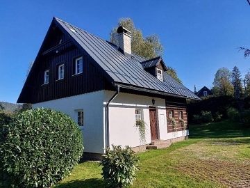 Horsk� chalupa u lesa - �ern� Hora - p�ehrada Sou�