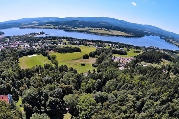 Chalupa s baz�nem - V�hled na Lipensk� jezero