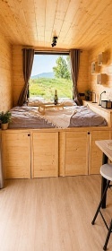 Glamping Ch�iby - hrad Buchlov - B�l� Karpaty
