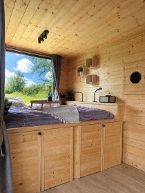 Glamping Ch�iby - hrad Buchlov - B�l� Karpaty