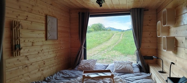Glamping Ch�iby - hrad Buchlov - B�l� Karpaty