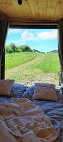Glamping Ch�iby - hrad Buchlov - B�l� Karpaty