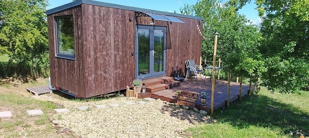 Glamping Ch�iby - hrad Buchlov - B�l� Karpaty
