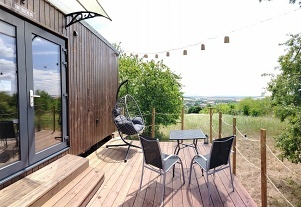 Nov� objekt: Glamping Ch�iby - hrad Buchlov - B�l� Karpaty