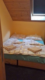 Chalupa terasa a baz�n - Hrad Kost - �esk� r�j