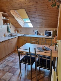 Chalupa terasa a baz�n - Hrad Kost - �esk� r�j