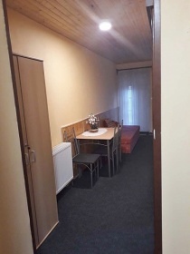 Chalupa terasa a baz�n - Hrad Kost - �esk� r�j