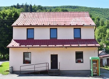 Chata s bazénem - CHKO Beskydy - v.n. Morávka