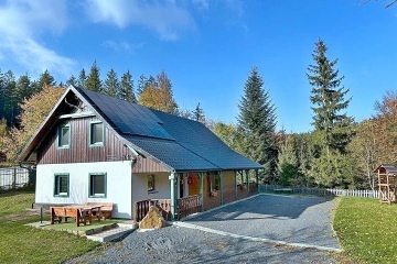 Chalupa baz�n a koupac� sud - Apartm�ny Beskydy