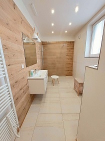 Chalupa s apartm�ny - Turnov - �esk� r�j