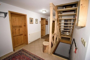 Chalupa a baz�n - Dolomitov� jeskyn� - �elezn� Brod