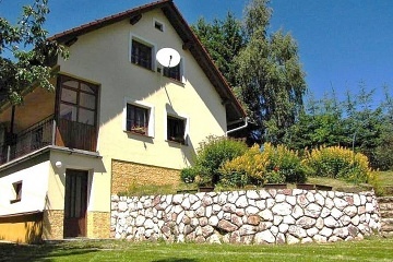 Chalupa a baz�n - Dolomitov� jeskyn� - �elezn� Brod