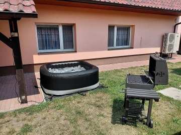 Chalupa s baz�nem - Fajnpark Chlumec nad Cidlinou