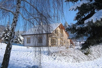 Chata s baz�nem - hrad Pecka - Valdov - �esk� r�j