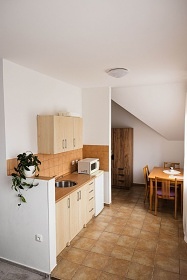 Chalupa s baz�nem - hrad Kost - �esk� r�j