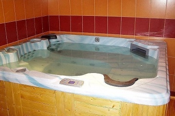 Chalupa wellness a baz�n - hrad Kost - �esk� r�j