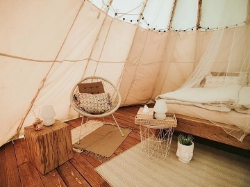 Glamping Teepee pro dva - hrad Kumburk - �esk� r�j
