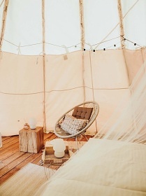 Glamping Teepee pro dva - hrad Kumburk - �esk� r�j