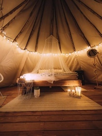 Glamping Teepee pro dva - hrad Kumburk - �esk� r�j