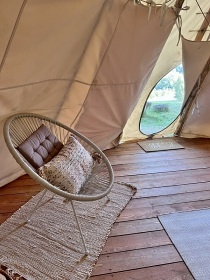 Glamping Teepee pro dva - hrad Kumburk - �esk� r�j