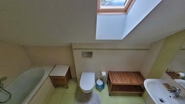Chalupa s baz�nem - P��hrazsk� sk�ly - hrad Kost