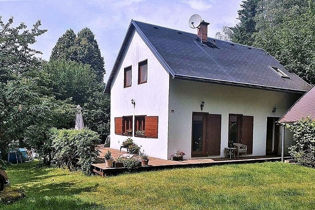 Chalupa s bazénem - Příhrazské skály - hrad Kost
